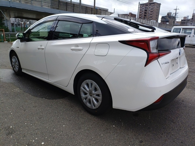 TOYOTA PRIUS 2019