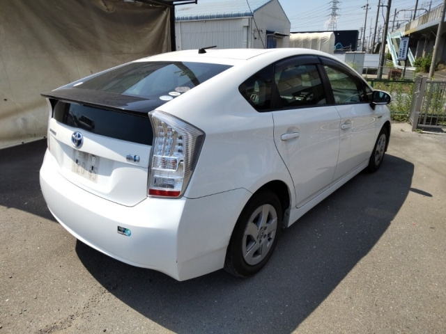 TOYOTA PRIUS 2010