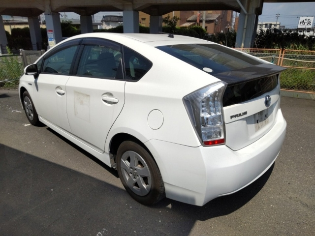 TOYOTA PRIUS 2010