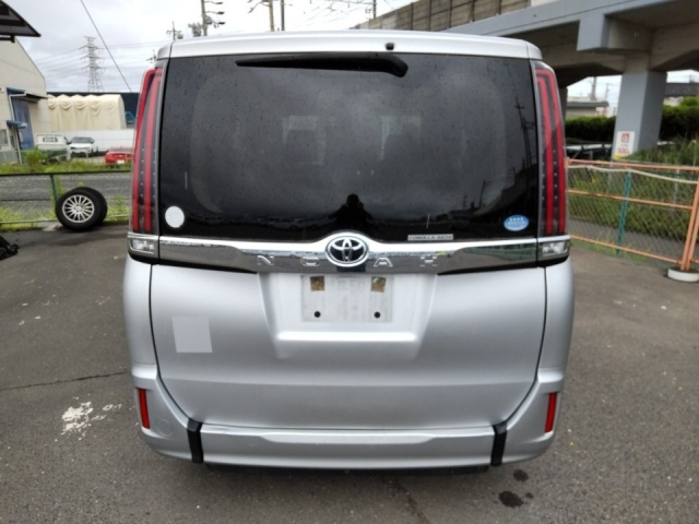 TOYOTA NOAH 2020