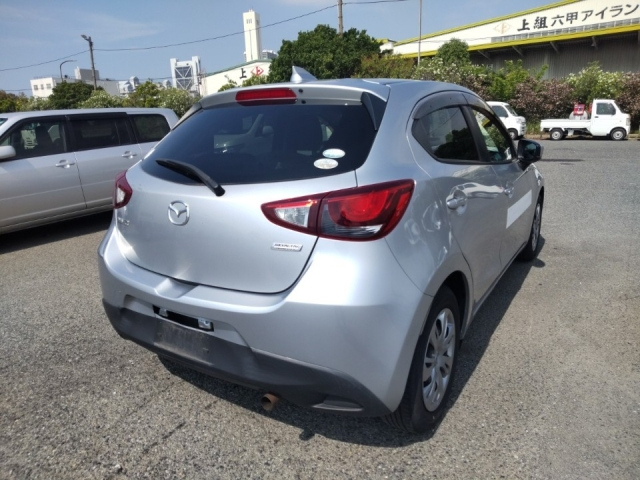 MAZDA DEMIO 2017