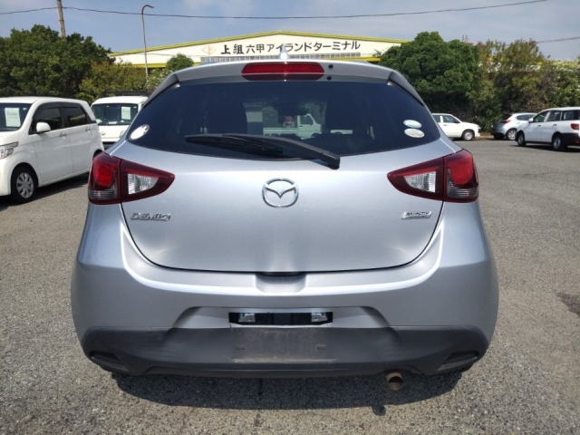 MAZDA DEMIO 2017