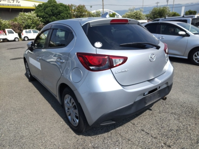 MAZDA DEMIO 2017