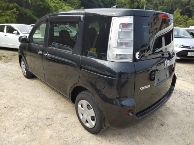 TOYOTA SIENTA 2014