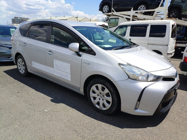 TOYOTA PRIUS ALPHA 2018