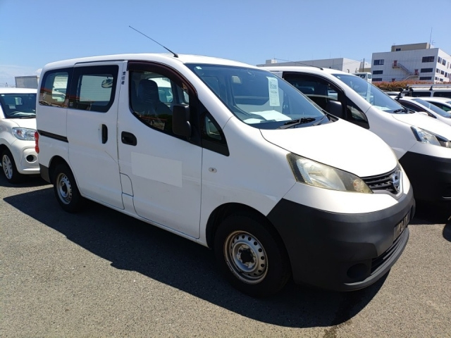 NISSAN NV200 2015