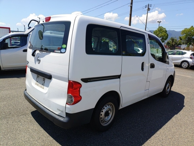 NISSAN NV200 2015