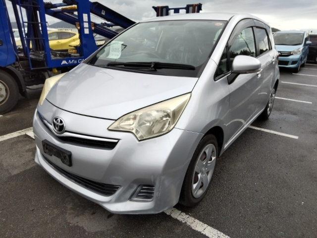 TOYOTA RACTIS 2011