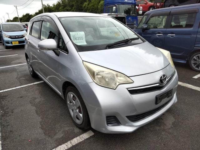 TOYOTA RACTIS 2011