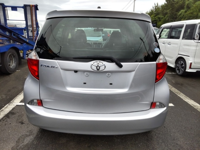 TOYOTA RACTIS 2011