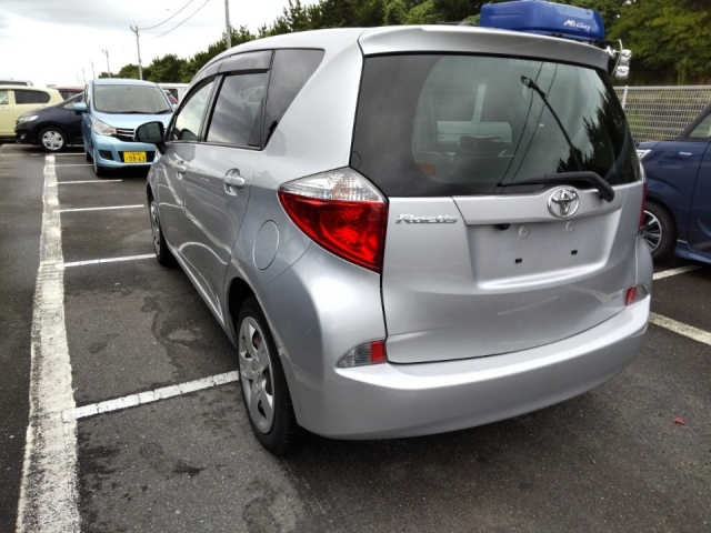TOYOTA RACTIS 2011