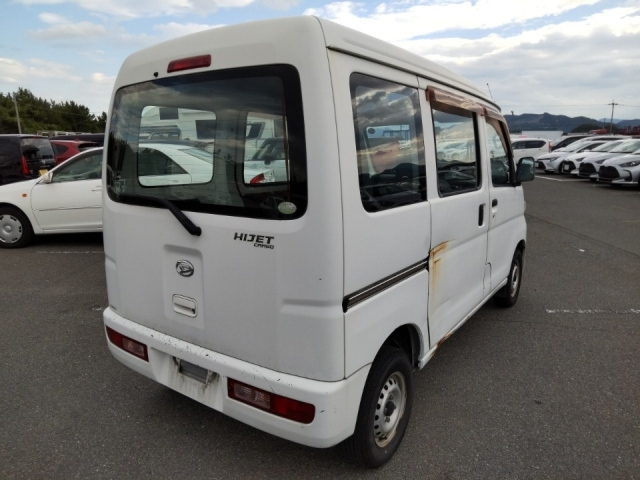 DAIHATSU HIJET VAN 2011
