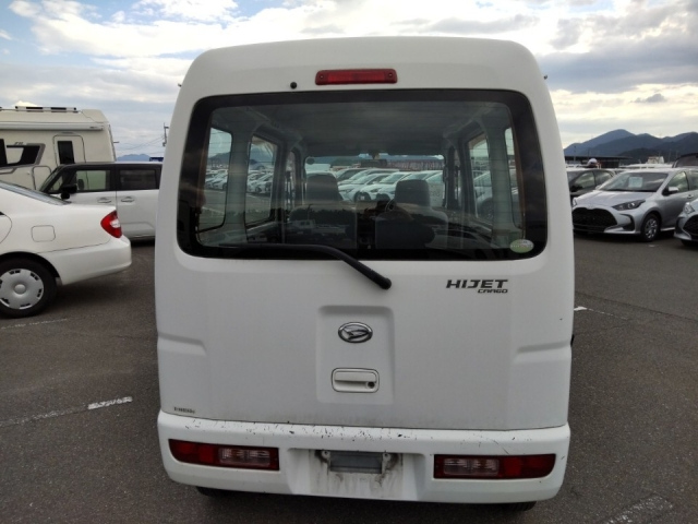 DAIHATSU HIJET VAN 2011