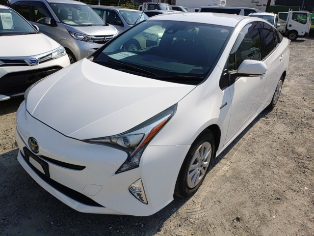 TOYOTA PRIUS 2018