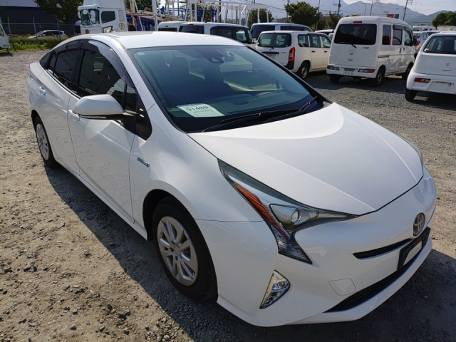 TOYOTA PRIUS 2018