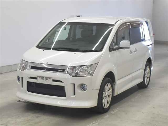 MITSUBISHI DELICA D5 2010
