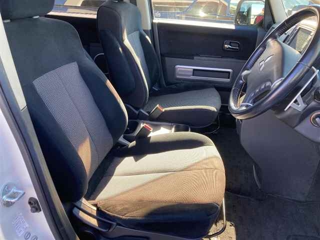 MITSUBISHI DELICA D5 2010