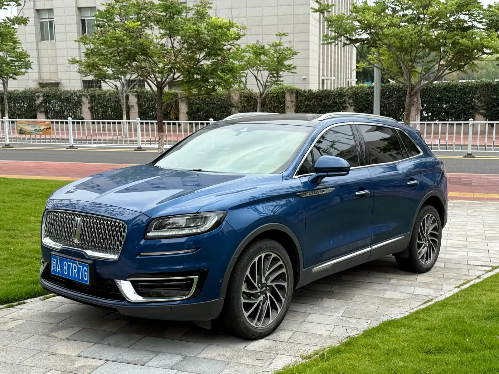 LINCOLN NAVIGATOR IMPORT 2020
