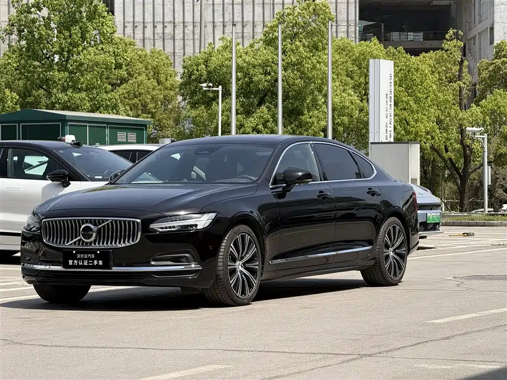VOLVO S90 2024