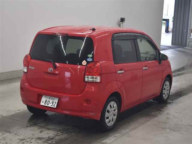 TOYOTA PORTE 2013