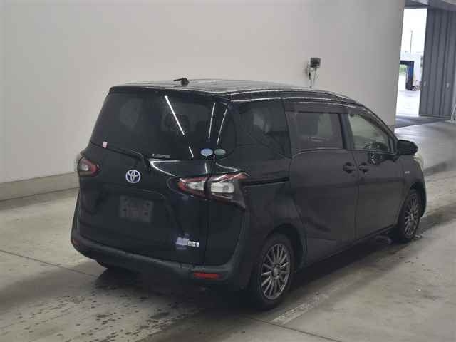 TOYOTA SIENTA 2016