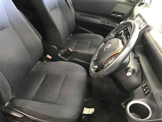 TOYOTA SIENTA 2016