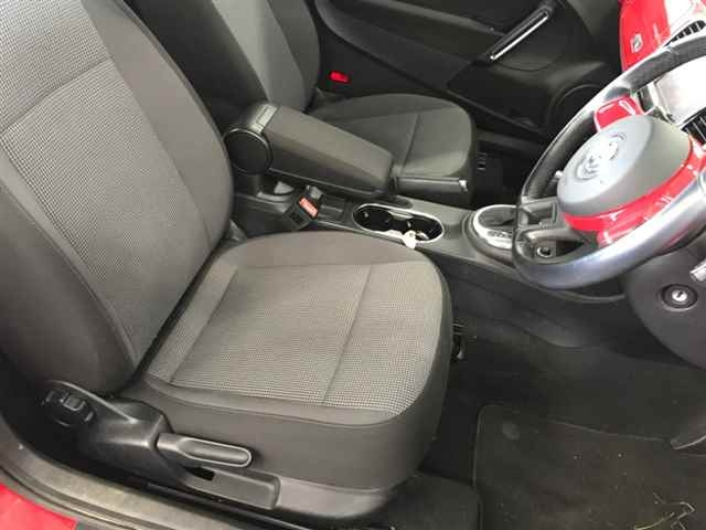VOLKSWAGEN THE BEETLE 2014
