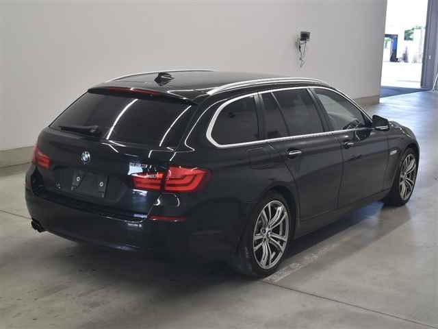 BMW 5 SERIES 2012