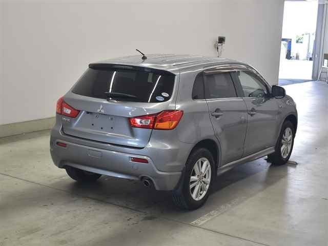 MITSUBISHI RVR 2011