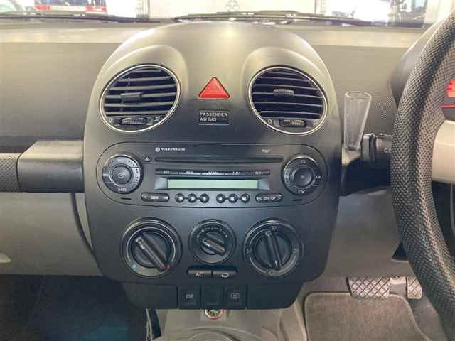 VOLKSWAGEN NEW BEETLE 2008