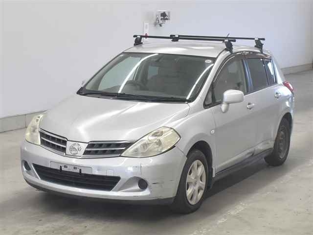 NISSAN TIIDA 2010