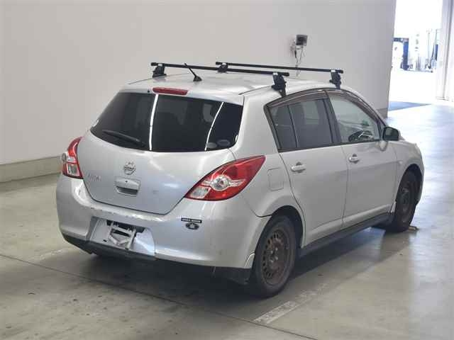 NISSAN TIIDA 2010