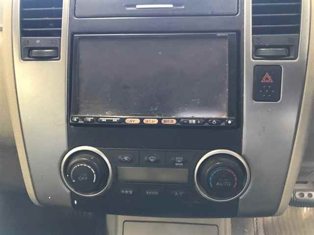 NISSAN TIIDA 2010