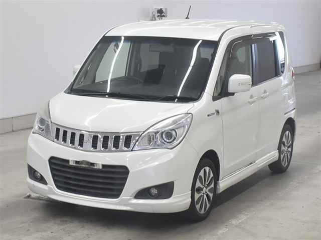 MITSUBISHI DELICA D2 2014