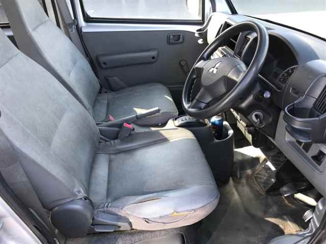 MITSUBISHI MINICAB VAN 2011