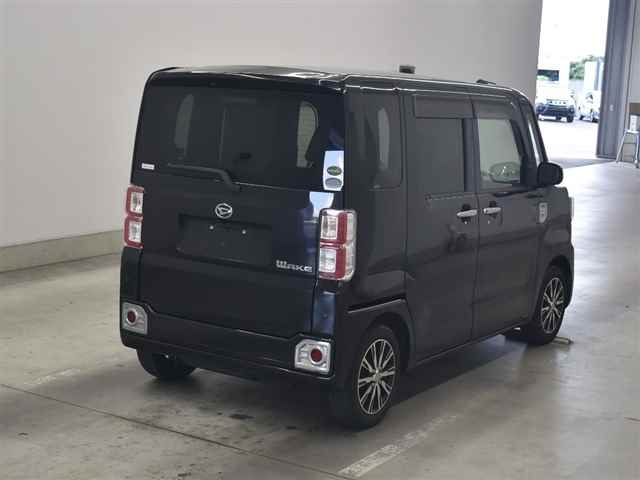 DAIHATSU WAKE 2016
