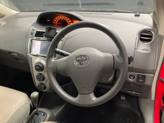 TOYOTA VITZ 2009