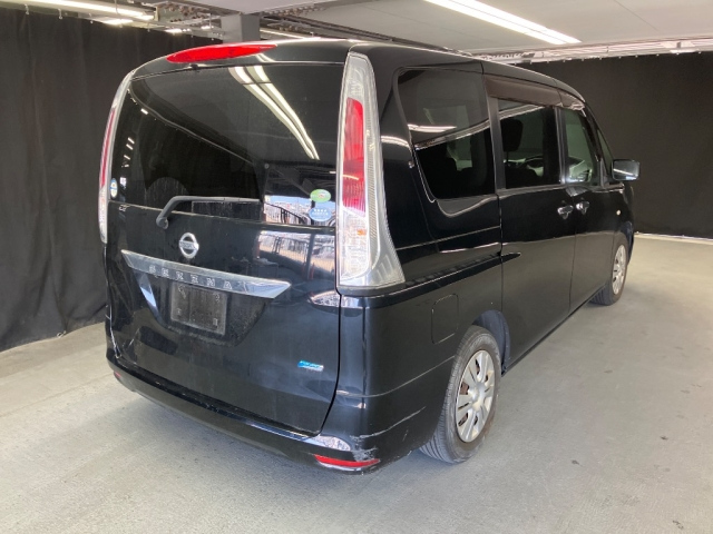 NISSAN SERENA 2011