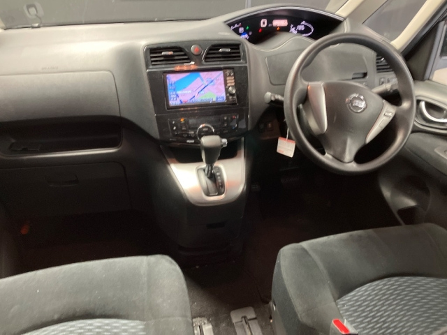 NISSAN SERENA 2011