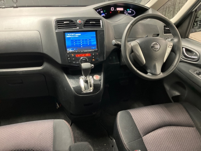 NISSAN SERENA 2013