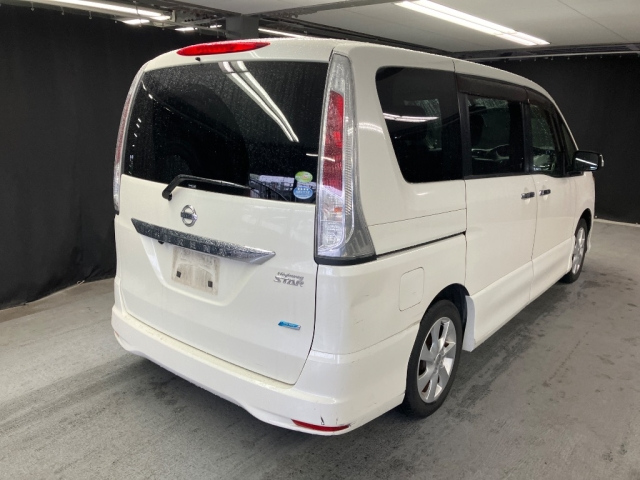 NISSAN SERENA 2012