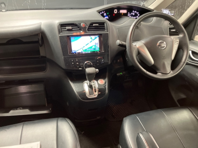 NISSAN SERENA 2012