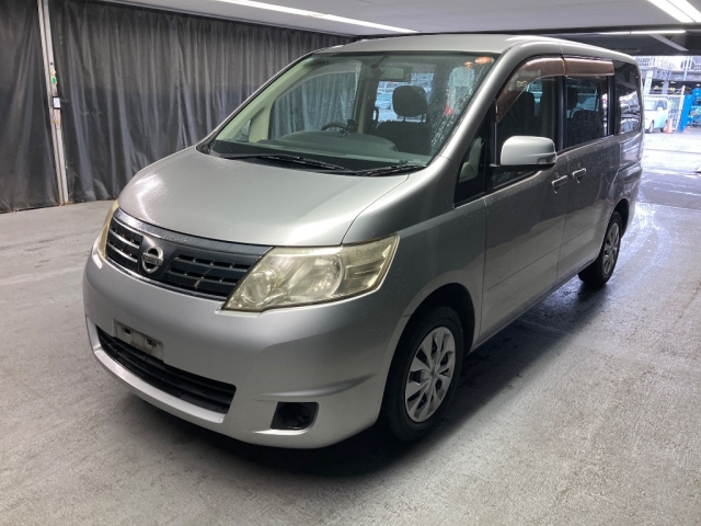 NISSAN SERENA 2010