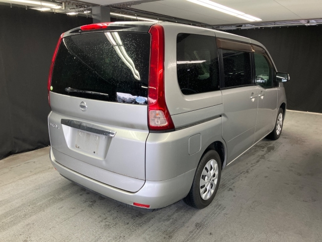NISSAN SERENA 2010