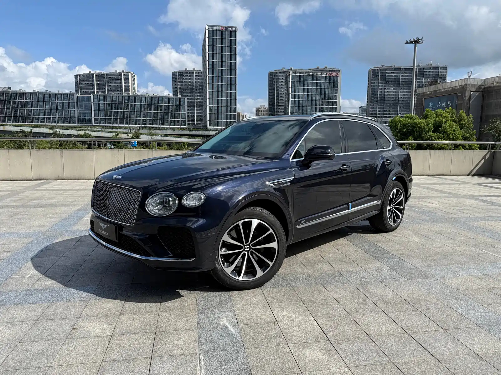 BENTLEY BENTAYGA 2021